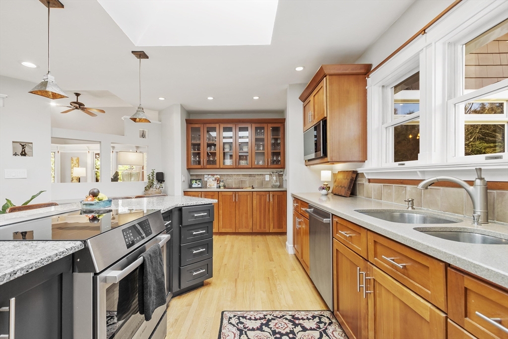 343 Holden Wood Road Concord, MA 01742 - Photo 6 of 41