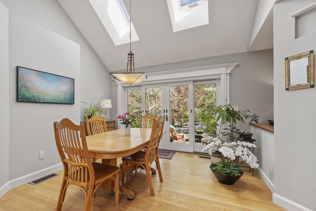 343 Holden Wood Road Concord, MA 01742 - Photo 7 of 41