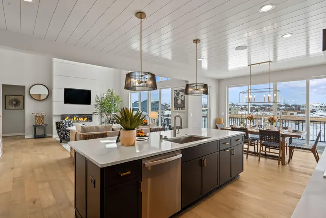 $1,649,900 | 4630 Merrick Trail, Brookfield, WI 53045