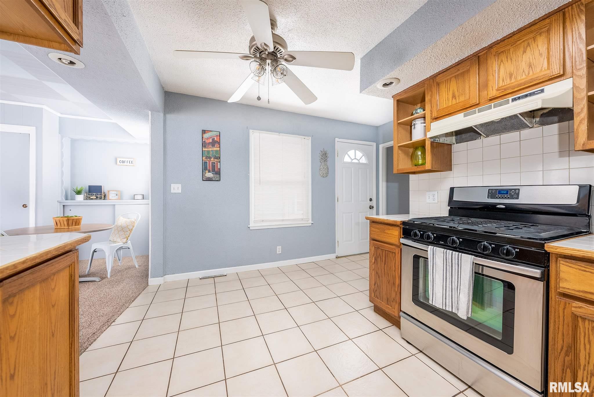 213 West Stonegate Road Peoria, IL 61614 - Photo 8 of 29 Gallery Image 8