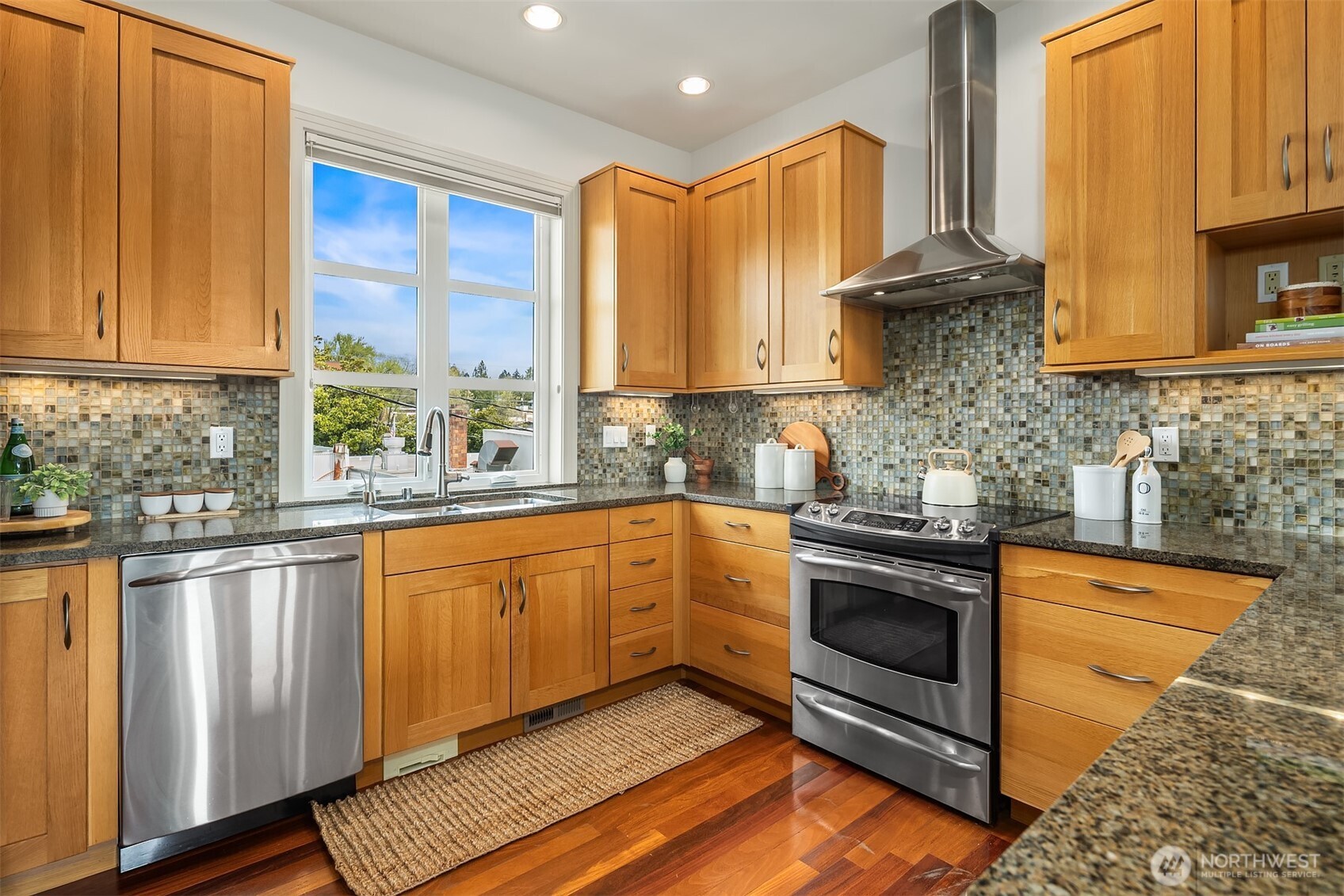 3215 West Lynn Street Seattle, WA 98199 - Photo 12 of 39