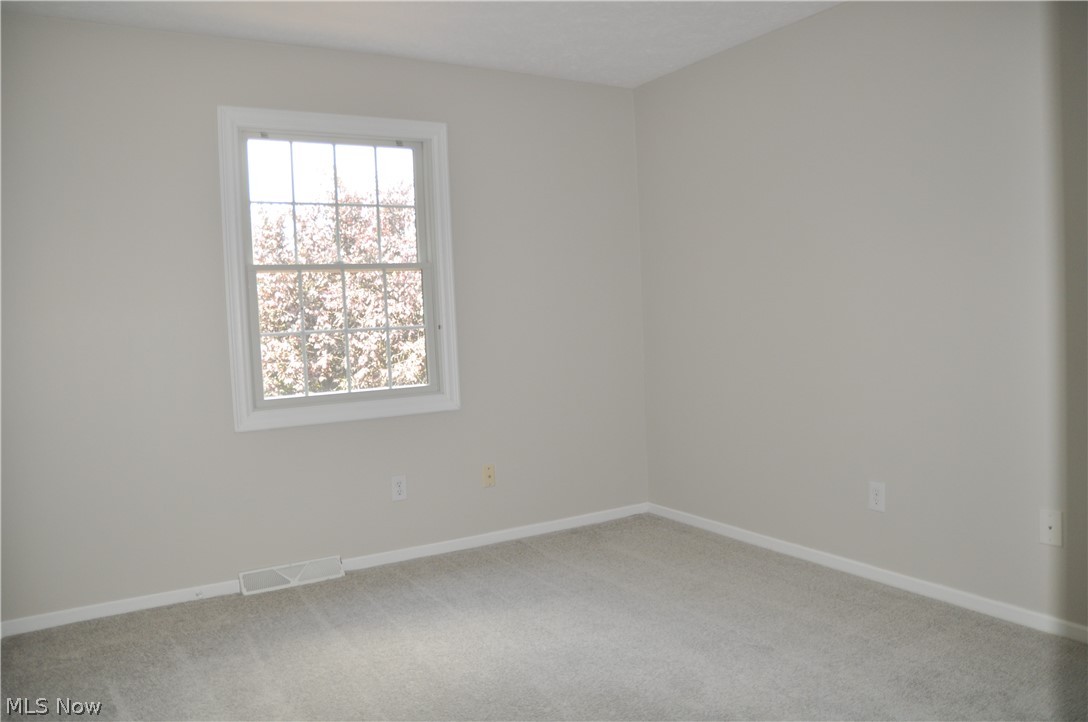 2567 Howland Wilson Road Northeast Warren, OH 44484 - Photo 10 of 14 Gallery Image 10