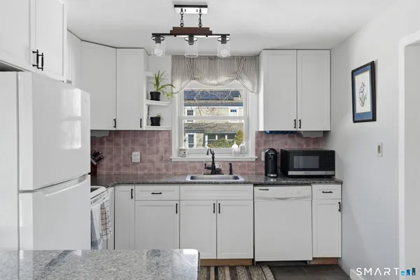 $360,000 | 961 Windsor Avenue, Windsor, CT 06095