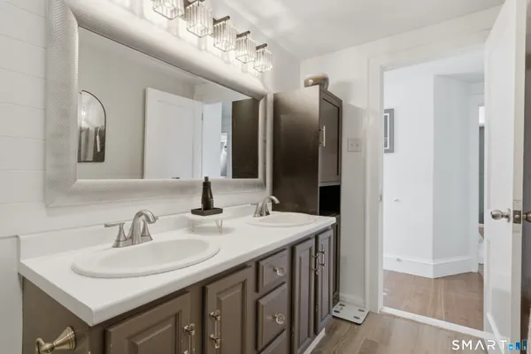 $360,000 | 961 Windsor Avenue, Windsor, CT 06095