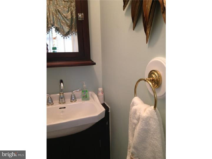 29 Cold Spring Road Trenton, NJ 08619 - Photo 12 of 22 Half Bath