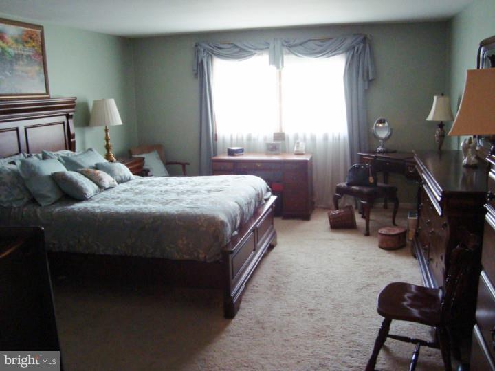 29 Cold Spring Road Trenton, NJ 08619 - Photo 14 of 22 Master Bedroom