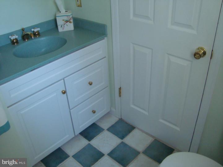 29 Cold Spring Road Trenton, NJ 08619 - Photo 19 of 22 Bathroom
