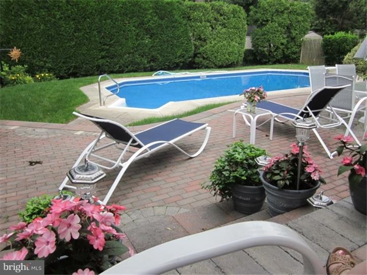 29 Cold Spring Road Trenton, NJ 08619 - Photo 20 of 22 Pool