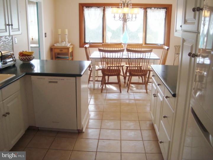 29 Cold Spring Road Trenton, NJ 08619 - Photo 3 of 22 Kitchen