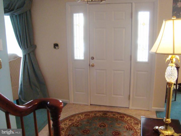 29 Cold Spring Road Trenton, NJ 08619 - Photo 5 of 22 Foyer
