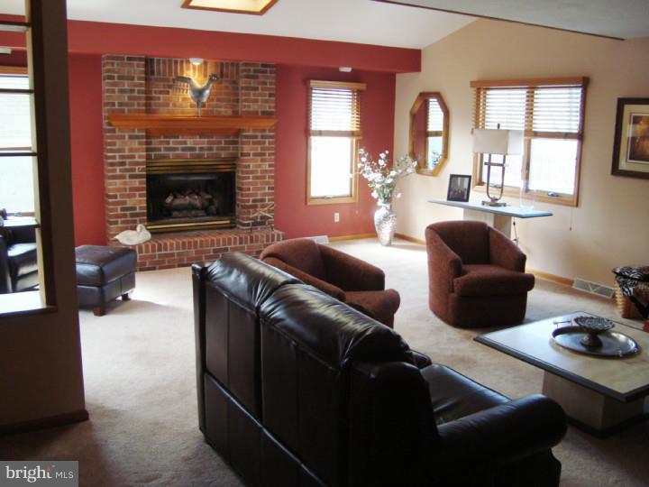 29 Cold Spring Road Trenton, NJ 08619 - Photo 10 of 22 Family Room