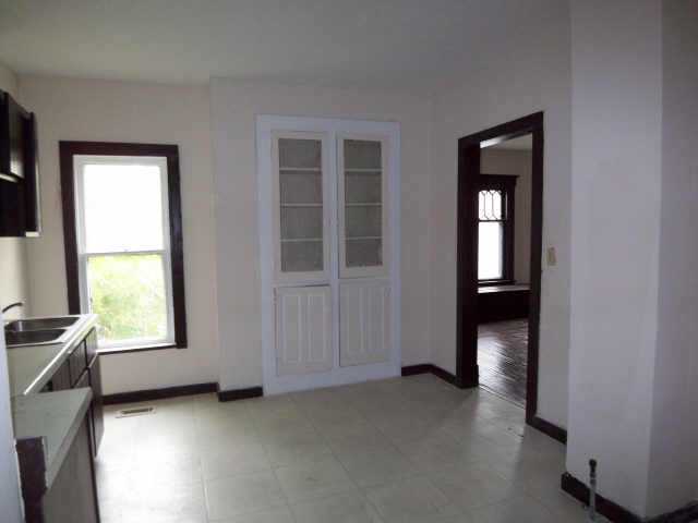1008 South Center Street Springfield, OH 45506 - Photo 7 of 10