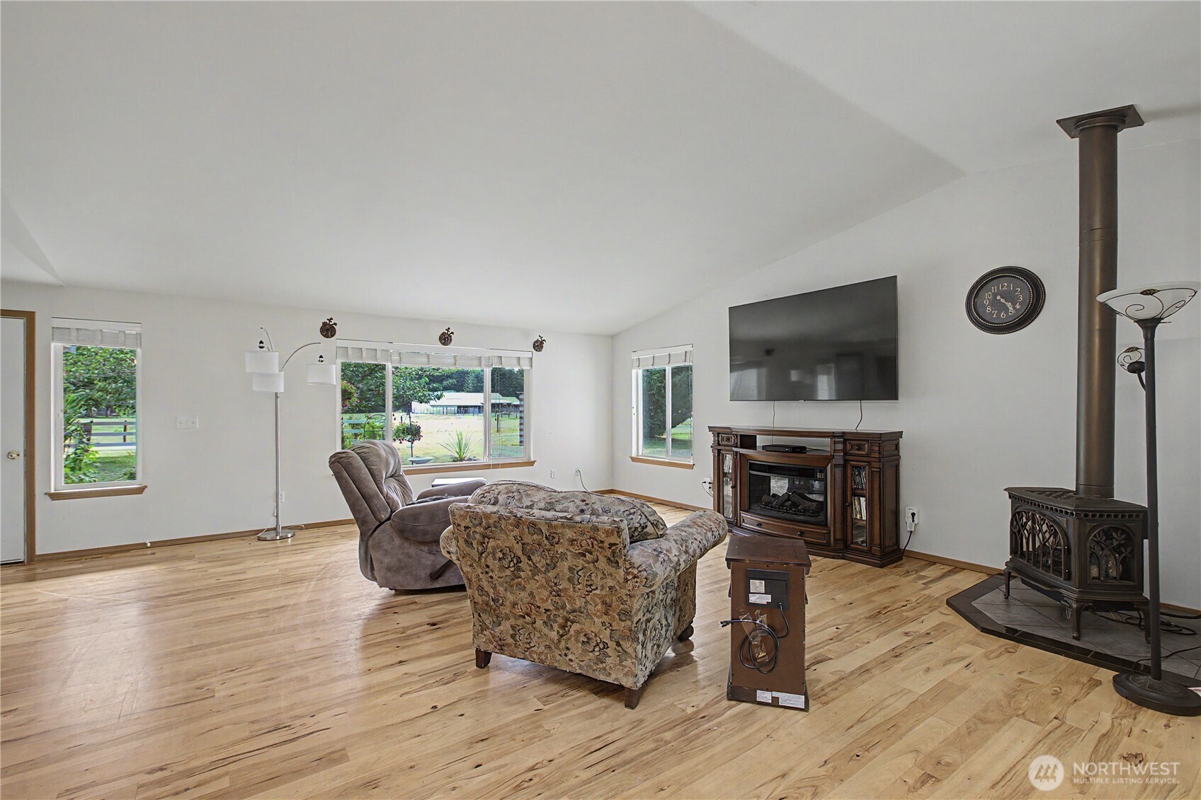 10548 179th Avenue Southwest Rochester, WA 98579 - Photo 6 of 36