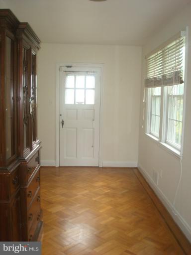 3517 Hilton Road Baltimore, MD 21215 - Photo 10 of 29 Living Room