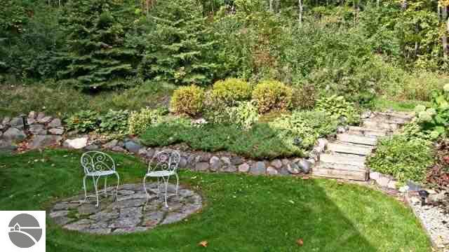 14297 Bluff Road Traverse City, MI 49686 - Photo 20 of 23 1797820-19.JPG