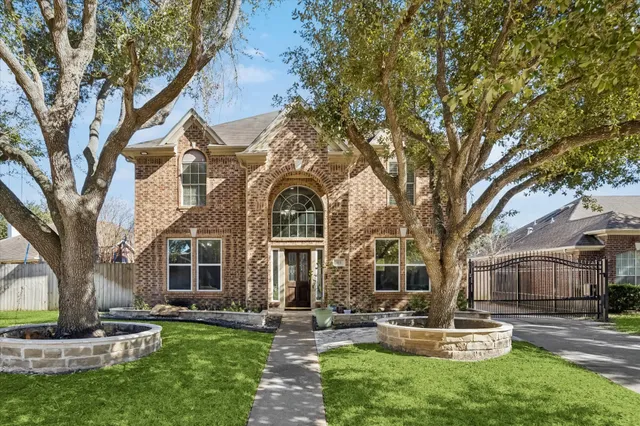 $379,000 | 115 South Esplanade Way, Stafford, TX 77477