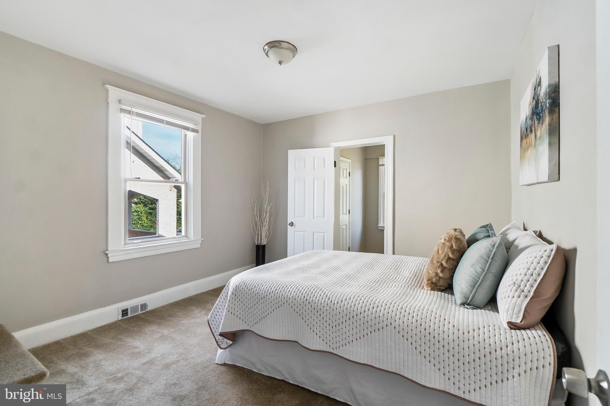 1810 Kinship Road Dundalk, MD 21222 - Photo 17 of 28 Warm Space To Rest And Relax