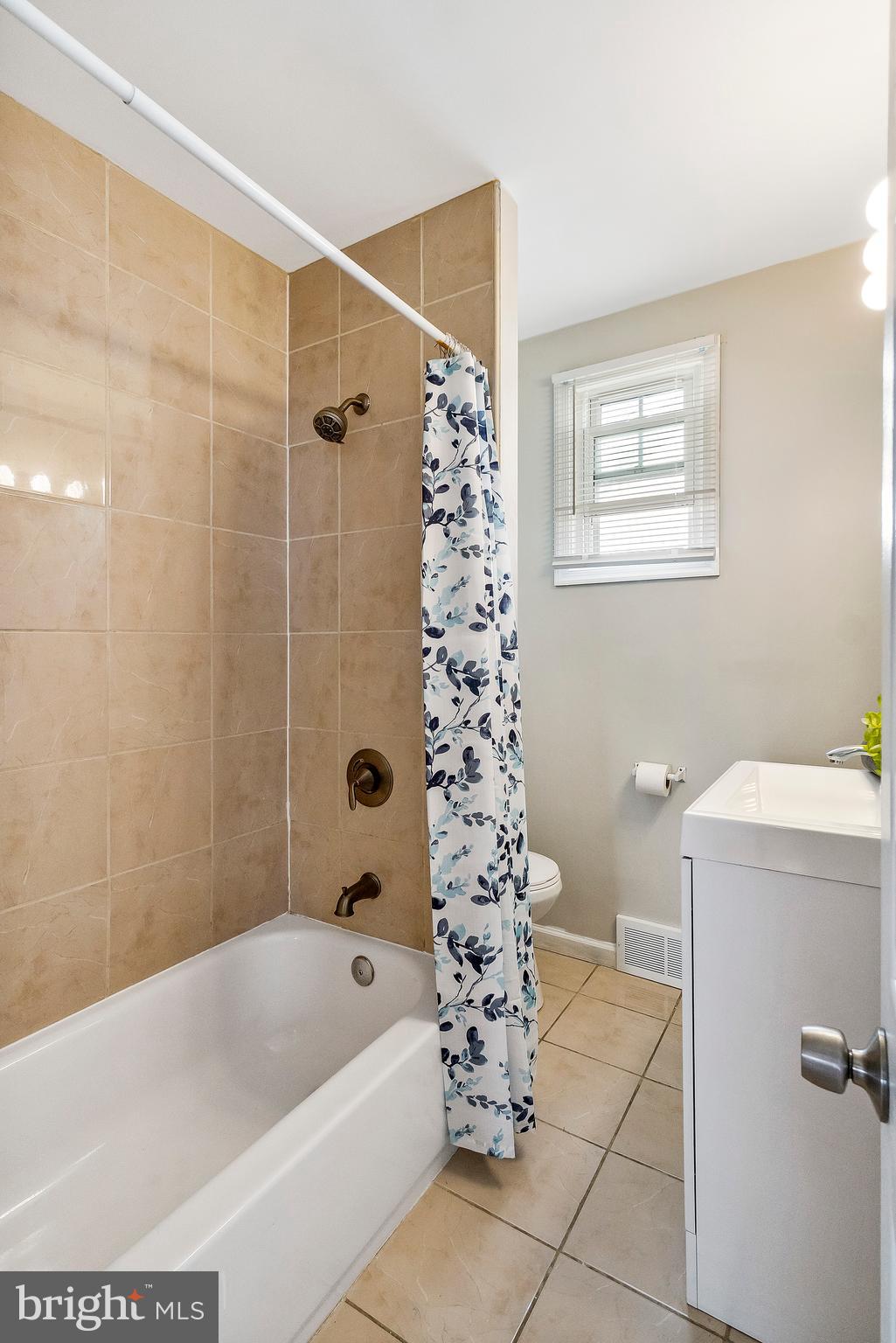 1810 Kinship Road Dundalk, MD 21222 - Photo 26 of 28 Spa - Like Features