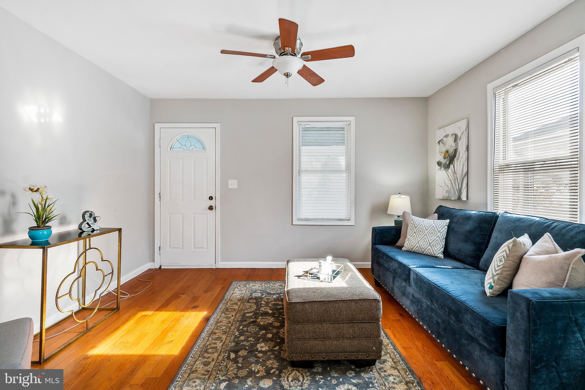 1810 Kinship Road Dundalk, MD 21222 - Photo 6 of 28 Sunny and Warm Living Room