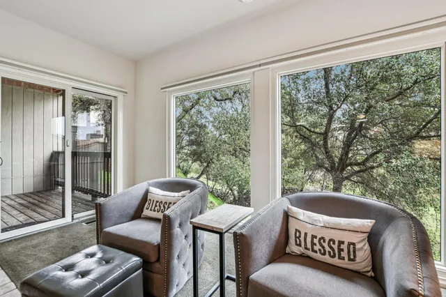 a view of a bedroom with a wardrobe space