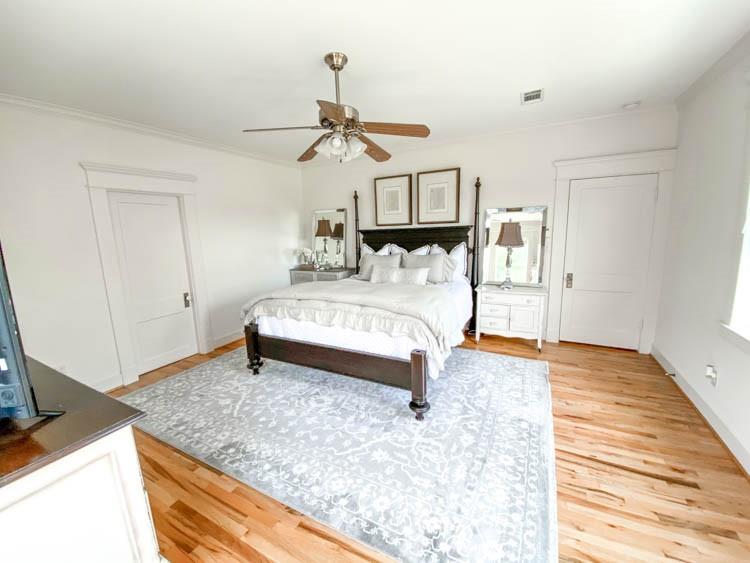 581 Country Club Road Fairview, TX 75069 - Photo 28 of 39 a bedroom with a bed and a table