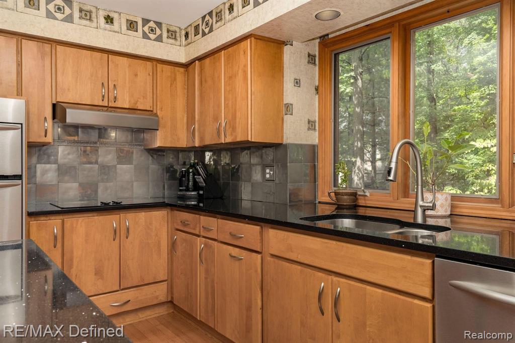 1927 Brookfield Road Rochester Hills, MI 48306 - Photo 14 of 62