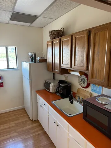 $1,950,000 | 1761 Laurel Street, San Carlos, CA 94070