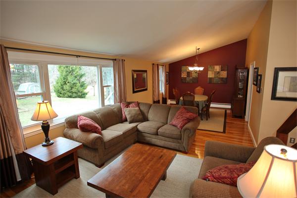 10 Canterbury Hill Road Topsfield, MA 01983 - Photo 4 of 22 Gallery Image 4