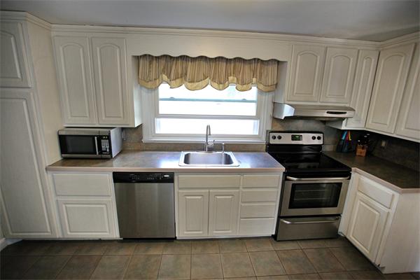 10 Canterbury Hill Road Topsfield, MA 01983 - Photo 7 of 22 Gallery Image 7