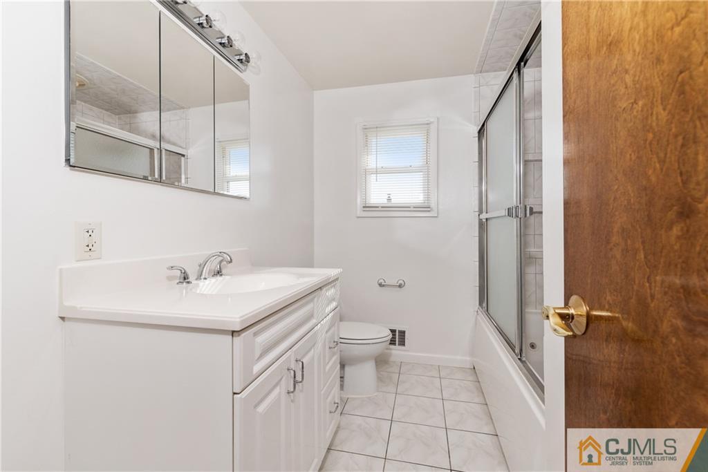 188 Jeffery Road Colonia, NJ 07067 - Photo 19 of 36 Gallery Image 19