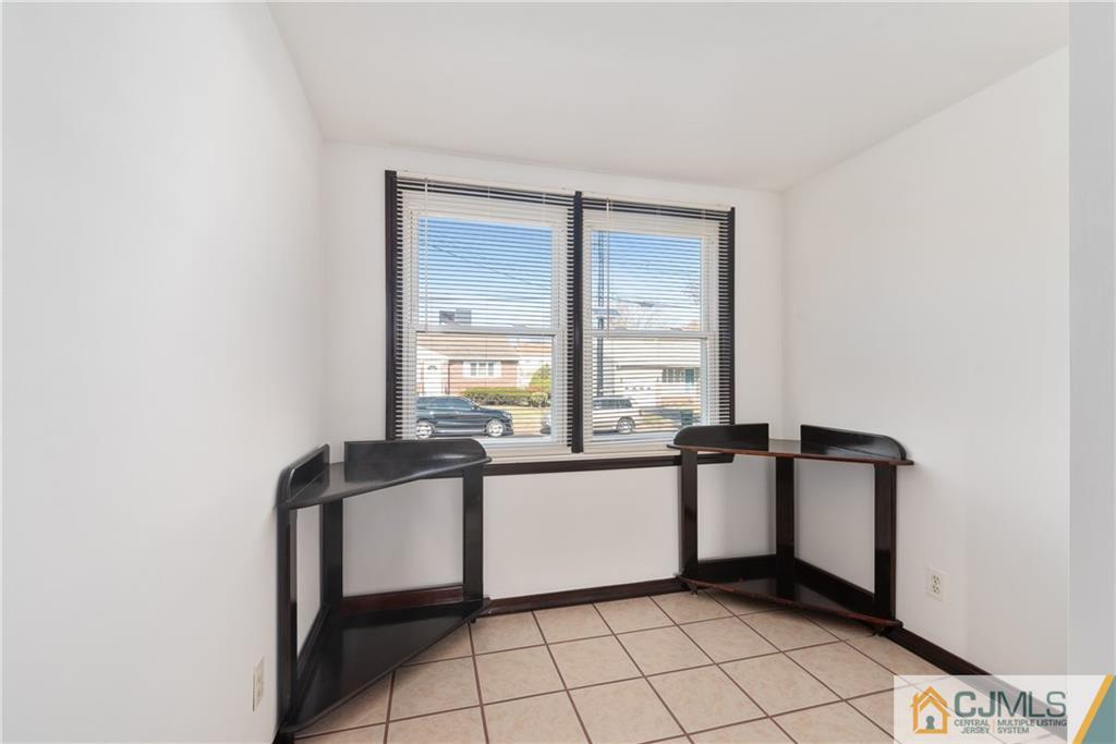 188 Jeffery Road Colonia, NJ 07067 - Photo 4 of 36 Gallery Image 4
