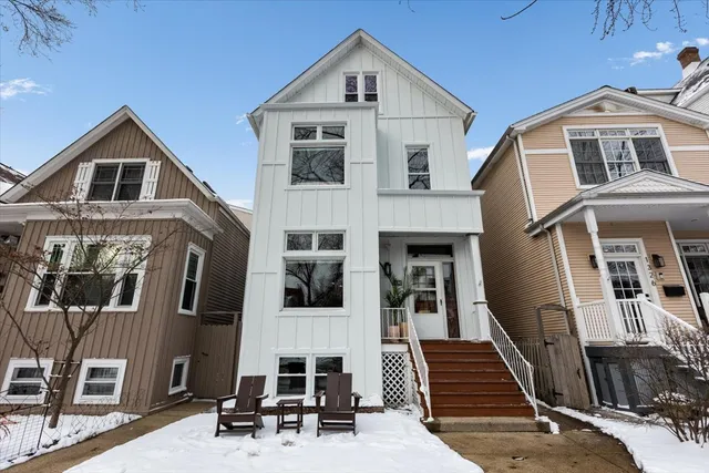 $1,750,000 | 1328 West Byron Street, Chicago, IL 60613