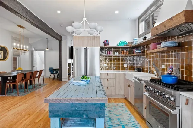 $1,750,000 | 1328 West Byron Street, Chicago, IL 60613