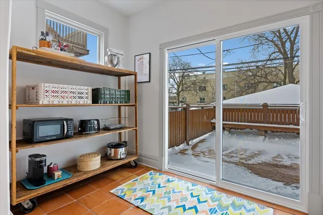 $1,750,000 | 1328 West Byron Street, Chicago, IL 60613