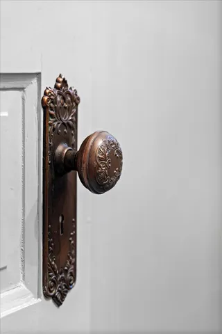 $1,750,000 | 1328 West Byron Street, Chicago, IL 60613