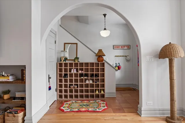 $1,750,000 | 1328 West Byron Street, Chicago, IL 60613