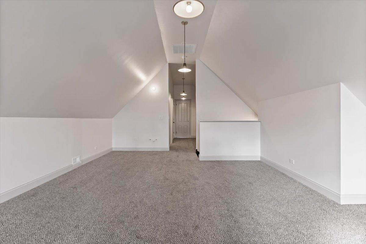 1328 West Byron Street Chicago, IL 60613 - Photo 25 of 40 a view of empty room