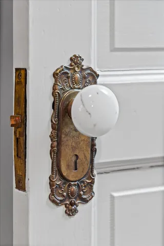 $1,750,000 | 1328 West Byron Street, Chicago, IL 60613