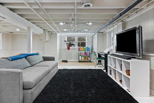 $1,750,000 | 1328 West Byron Street, Chicago, IL 60613