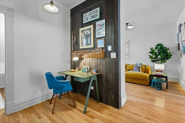 $1,750,000 | 1328 West Byron Street, Chicago, IL 60613