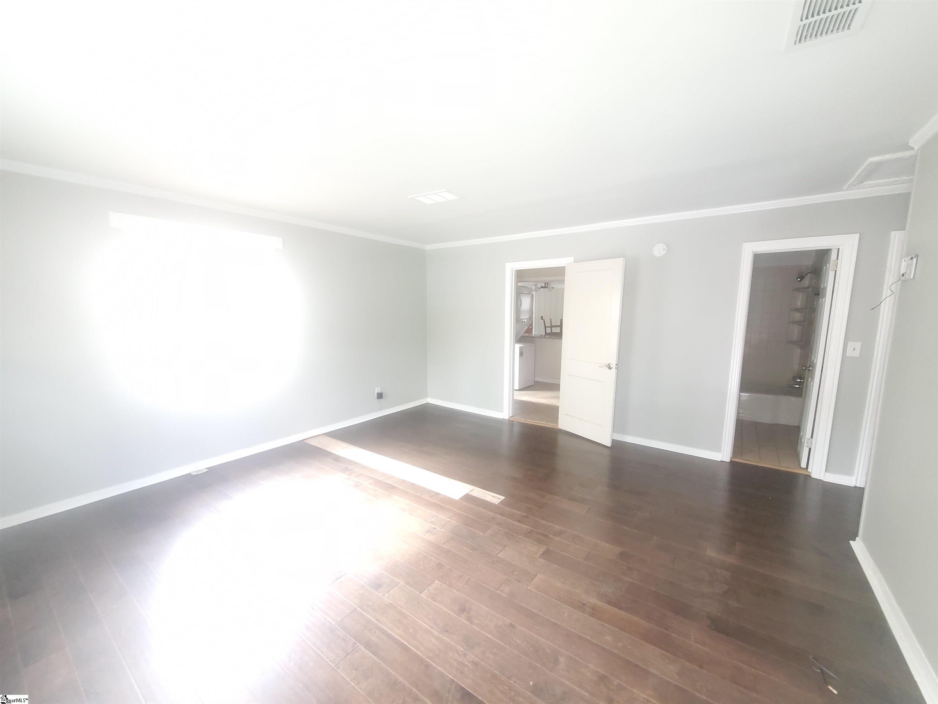 24 Foxhall Road Greenville, SC 29605 - Photo 2 of 27 Gallery Image 2
