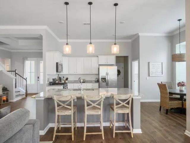 $569,900 | 404 Oak View Way, Summerville, SC 29483