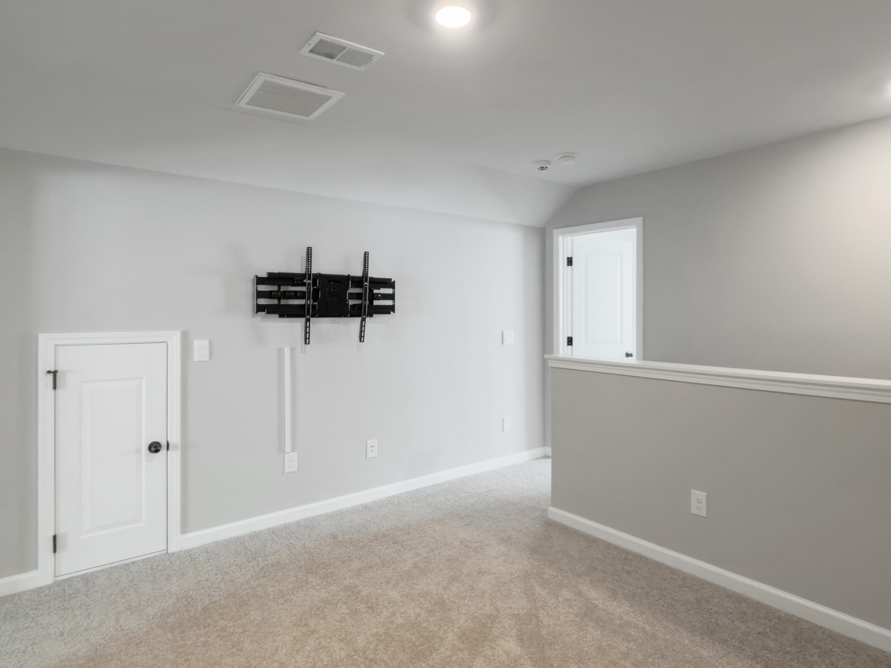 404 Oak View Way Summerville, SC 29483 - Photo 40 of 54 Photo Dec 20 2025, 10 55 07 AM