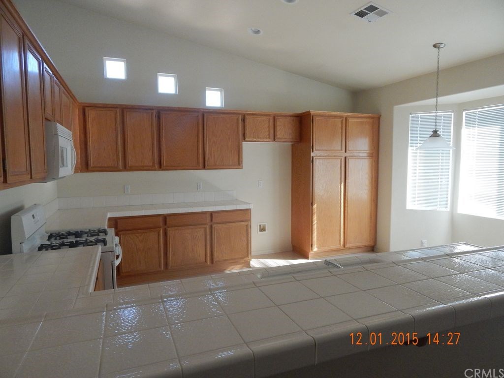 21191 Champanel Road Apple Valley, CA 92308 - Photo 4 of 16