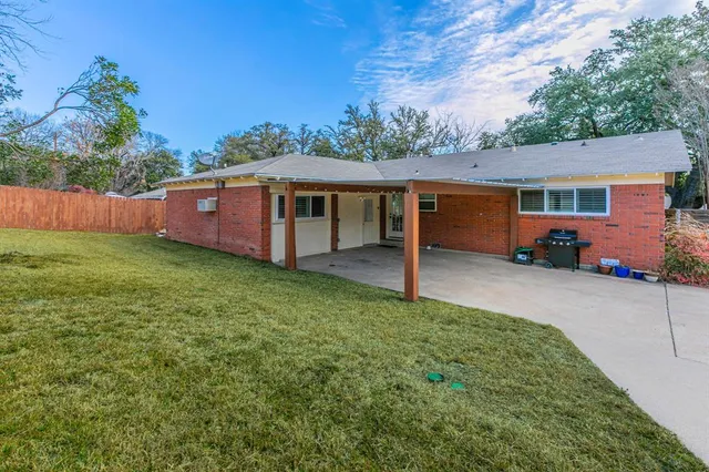 $395,000 | 5729 Westlawn Drive, Waco, TX 76710