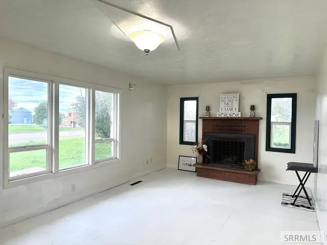 $339,000 | 499 North 400 East, Firth, ID 83236