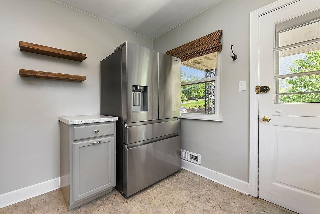 3237 Apache Road Pittsburgh, PA 15241 - Photo 11 of 33 Gallery Image 11