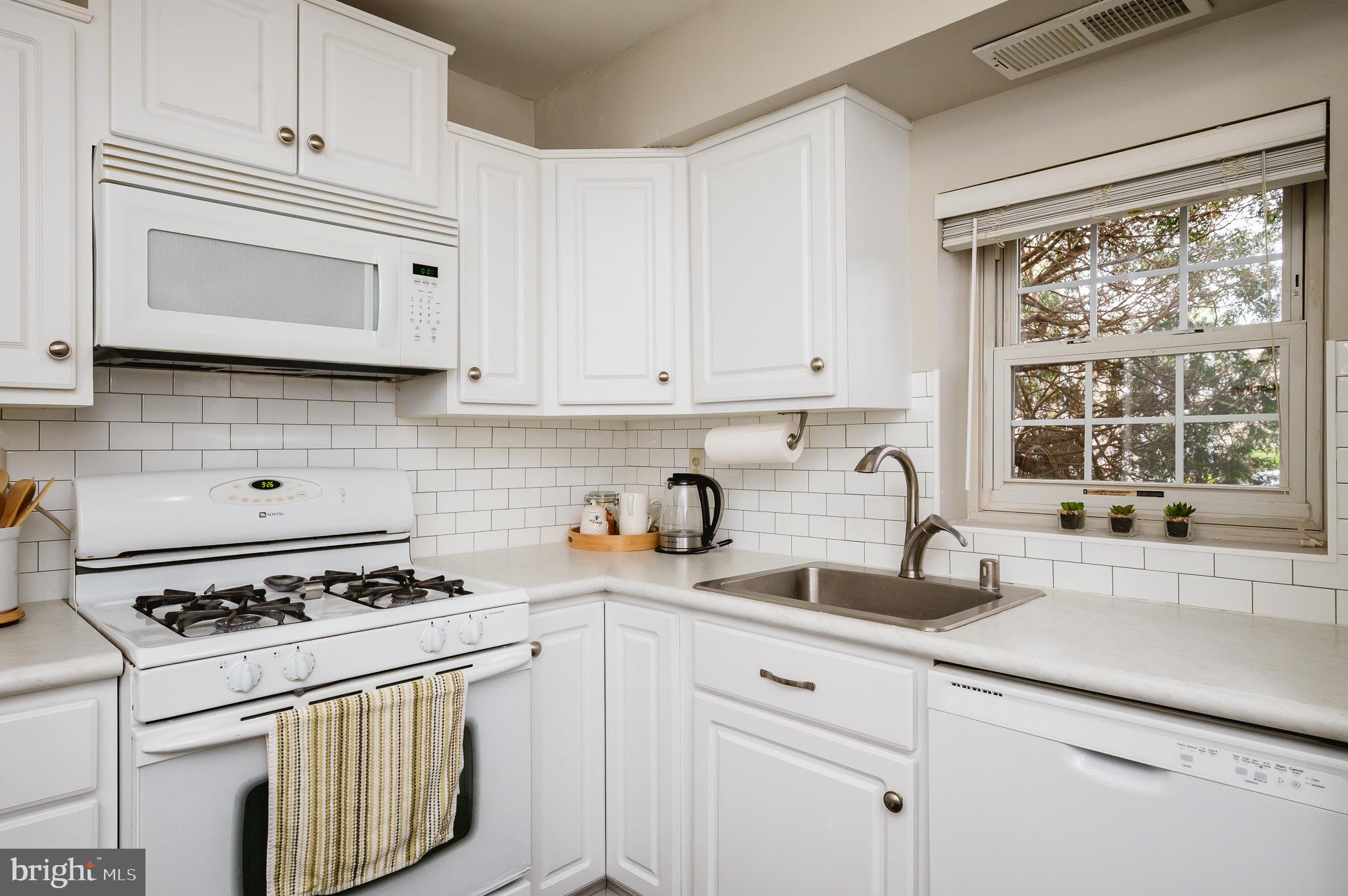 11917 Tarragon Road, Unit D Reisterstown, MD 21136 - Photo 15 of 32 Kitchen