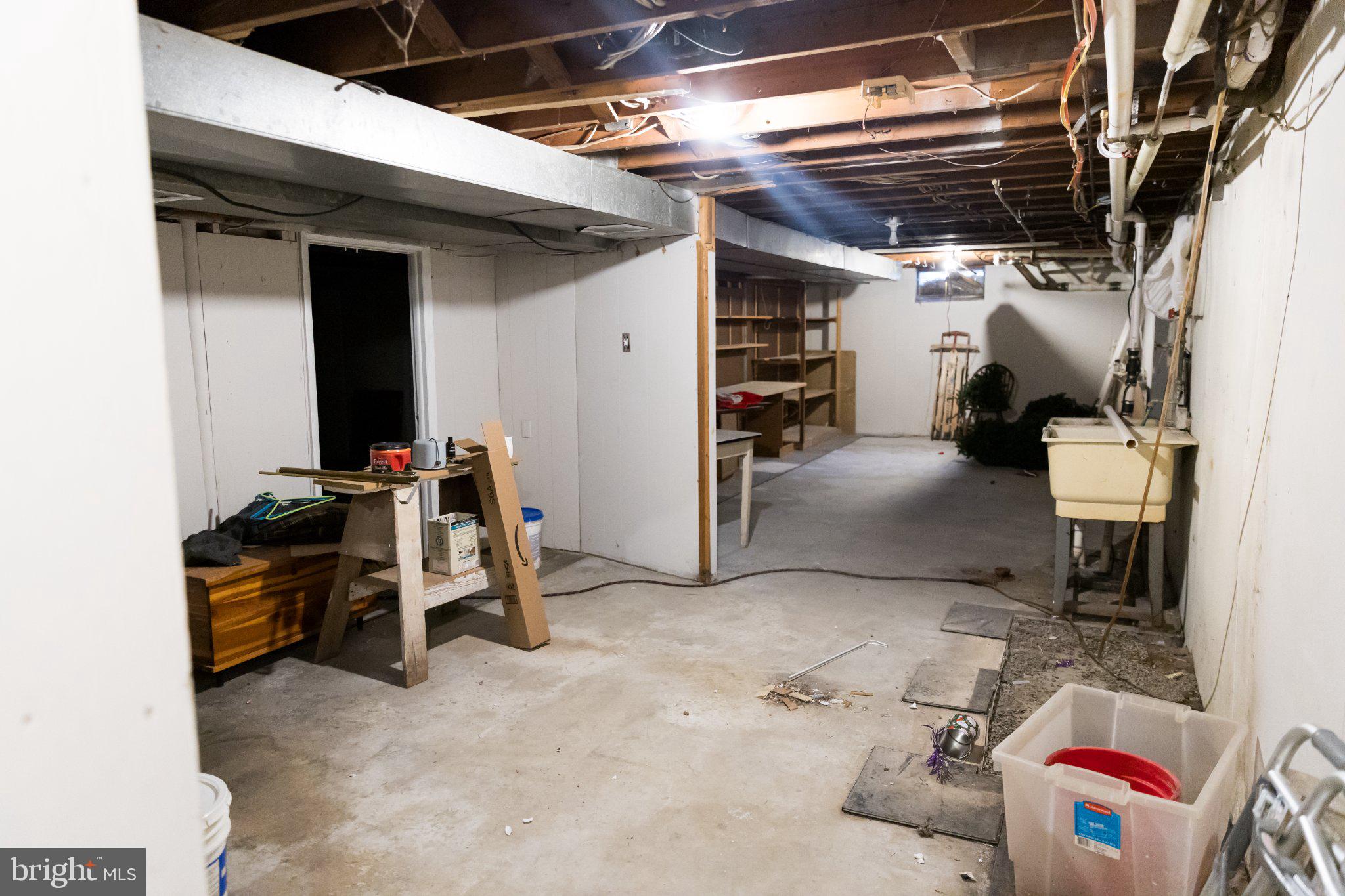 16827 Hampton Road Williamsport, MD 21795 - Photo 28 of 42 Spacious unfinished basement awaits ideas.