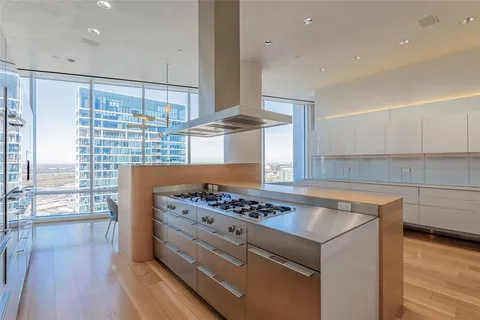 $5,995,000 | 2430 Victory Park Lane, Unit 3001, Dallas, TX 75219